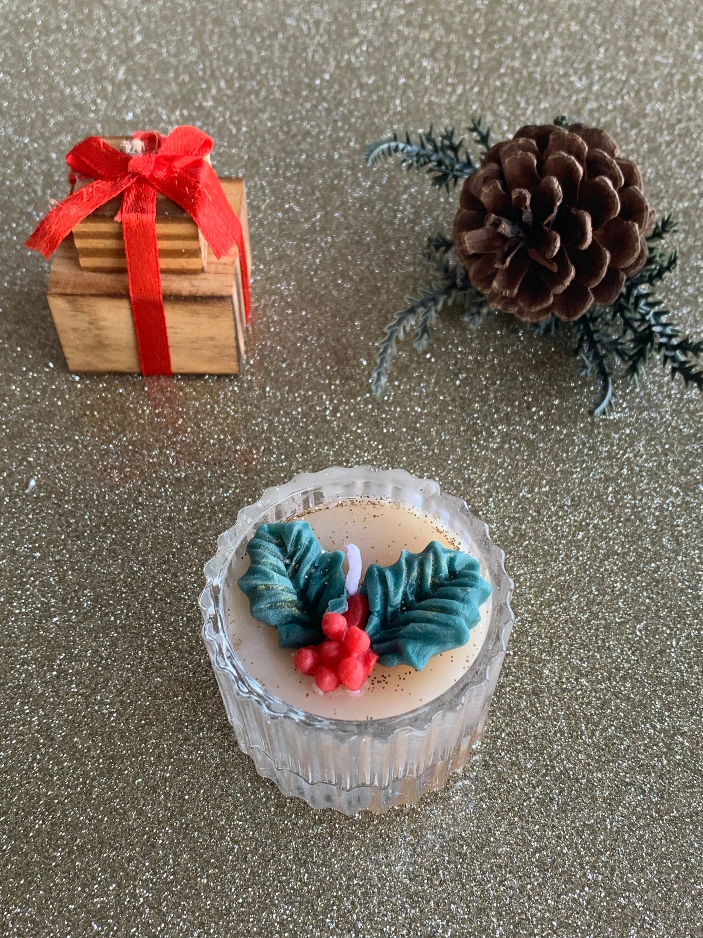 Christmas leaves in a crystal base - Christmas Edition